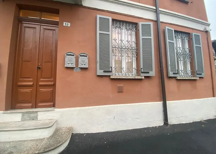 Milano 11 أرونا